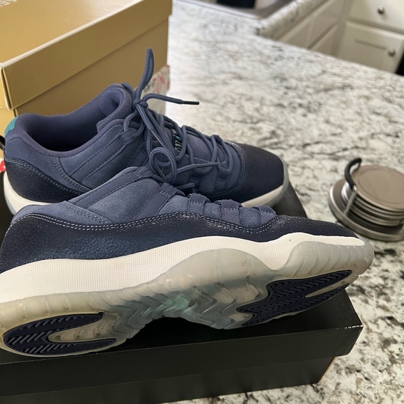 Boys Jordan's 11 in great condition!!! - Picture 2 of 3